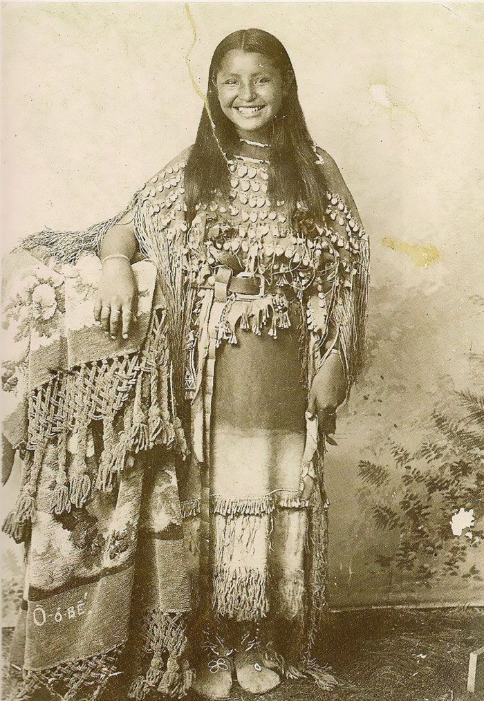 native-american-teen-girls-2