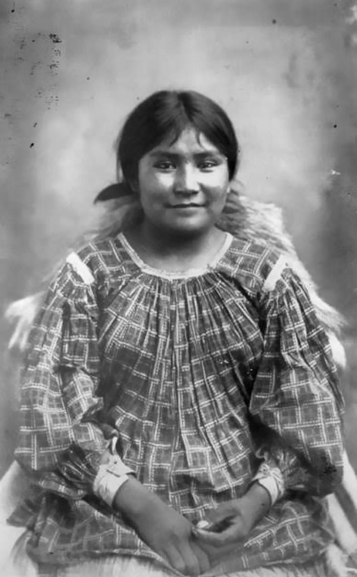 native-american-girls-portraits-30