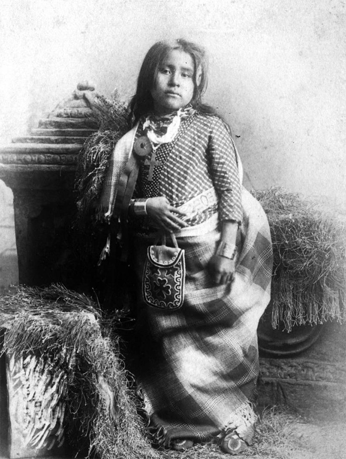 native-american-girls-portraits-22