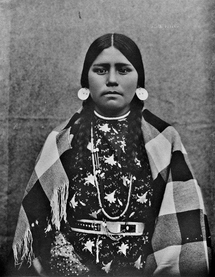 native-american-girls-portraits-29