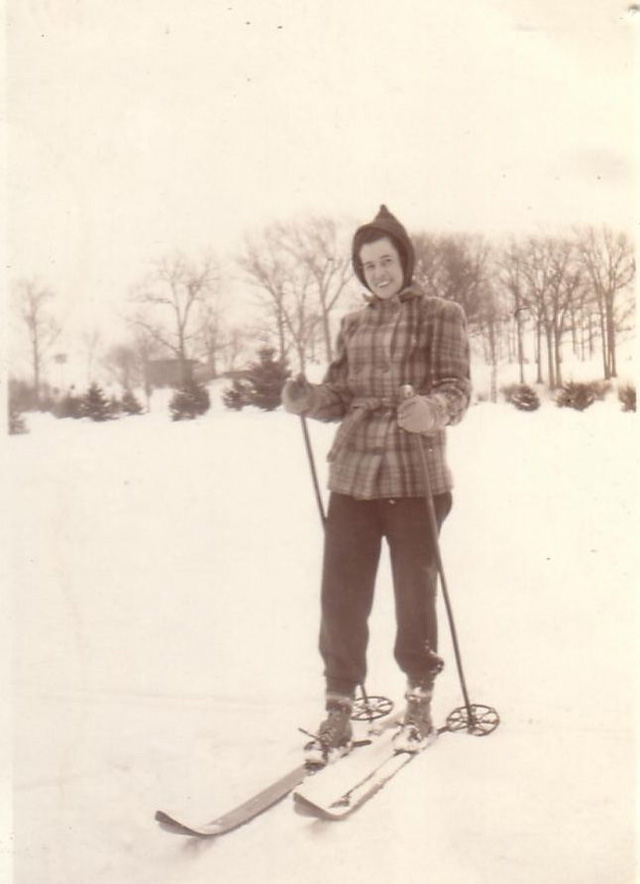 female-skier-36