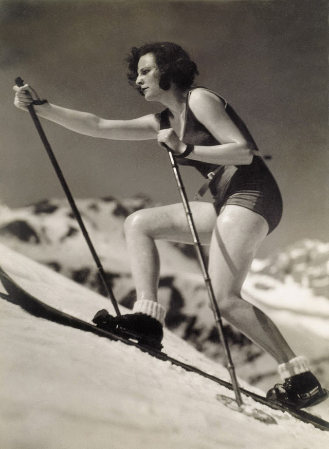 female-skier-41