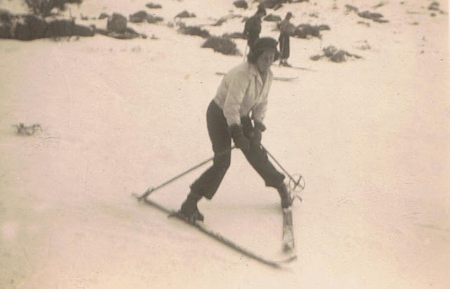female-skier-21