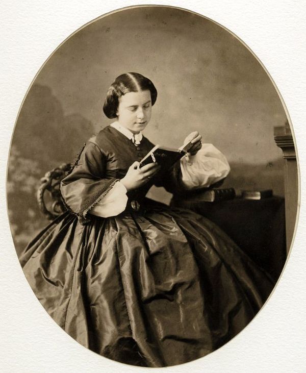 victorian-girls-and-their-books-5