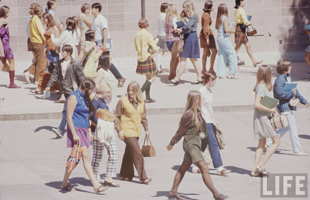 high-school-fashions-in-1969-17