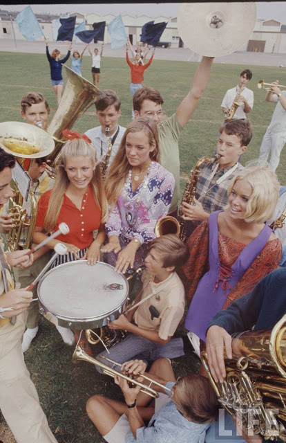 high-school-fashions-in-1969-11