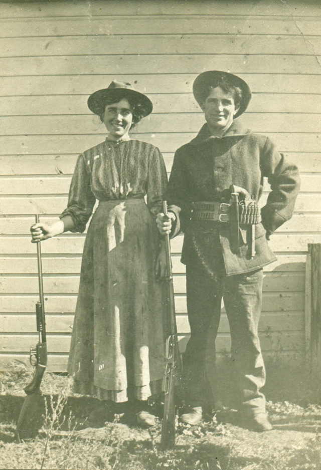 Cowgirls in the early 20th century (12)