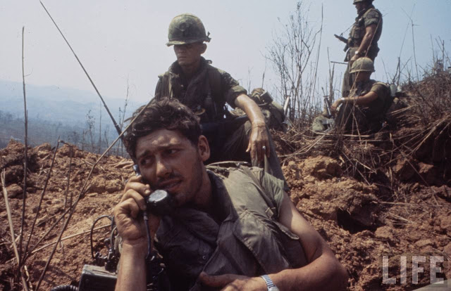 Larry-Burrows-Vietnam-war-photos-46