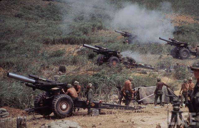 Larry-Burrows-Vietnam-war-photos-38