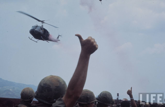 Larry-Burrows-Vietnam-war-photos-48