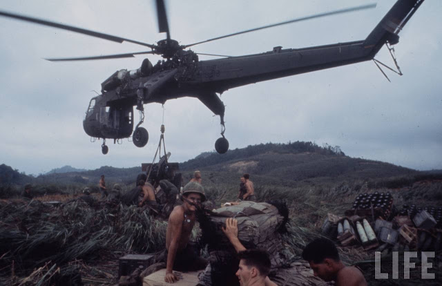 Larry-Burrows-Vietnam-war-photos-63