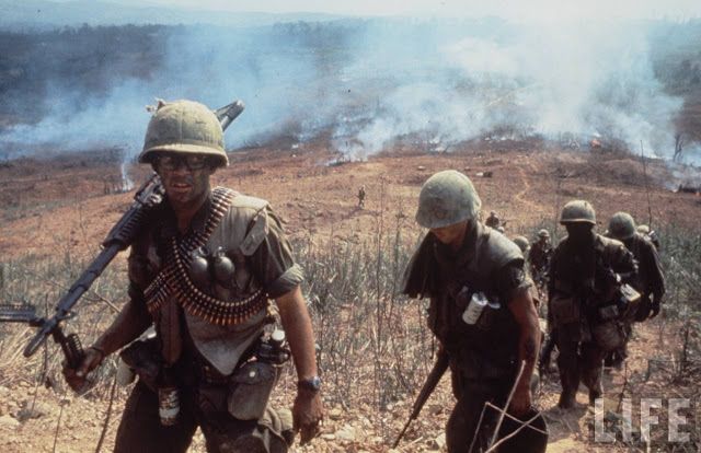 Larry-Burrows-Vietnam-war-photos-5
