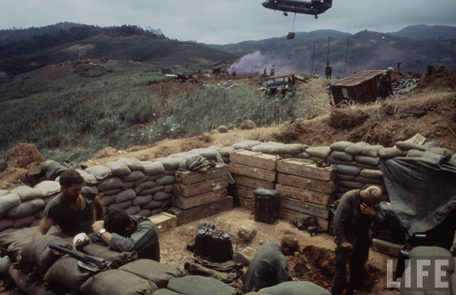 Larry-Burrows-Vietnam-war-photos-33