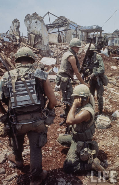 Larry-Burrows-Vietnam-war-photos-2