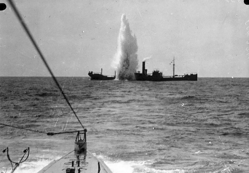 war-at-sea-24