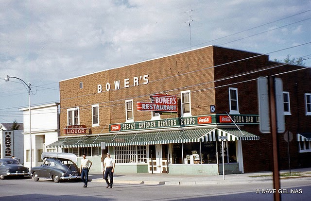 Streets of USA in the 1950s (13)