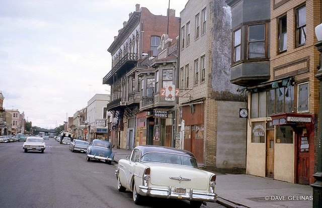 Streets of USA in the 1950s (33)