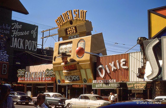 Streets of USA in the 1950s (31)
