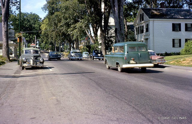 Streets of USA in the 1950s (41)