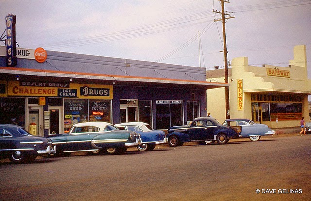 Streets of USA in the 1950s (9)