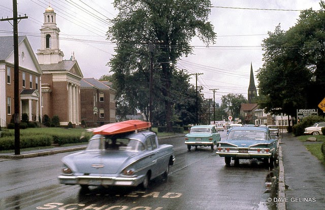 Streets of USA in the 1950s (42)