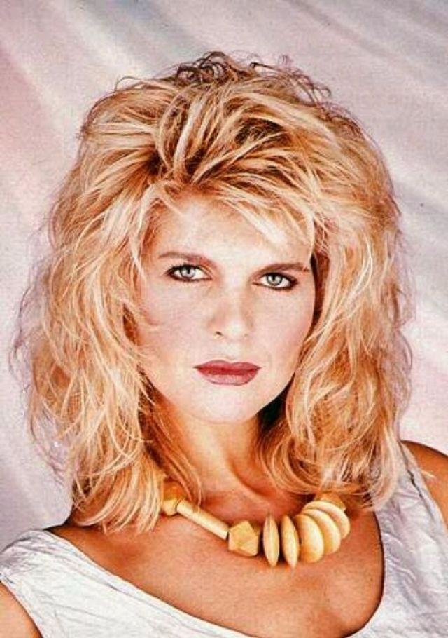 Women Rock Hairstyle in the 1980s (9)