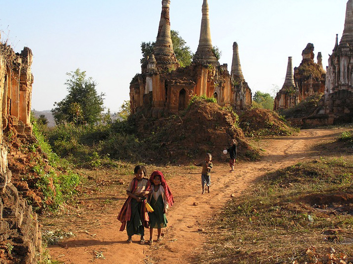 Myanmar-Village-Temples-7