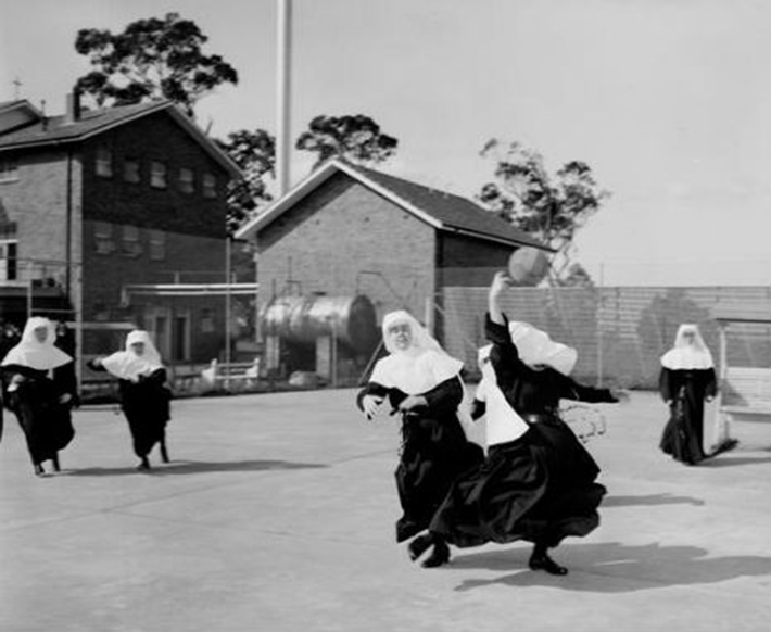 vintage nuns 16