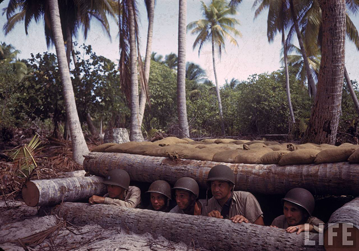 Soldiers-on-Tarawa-27