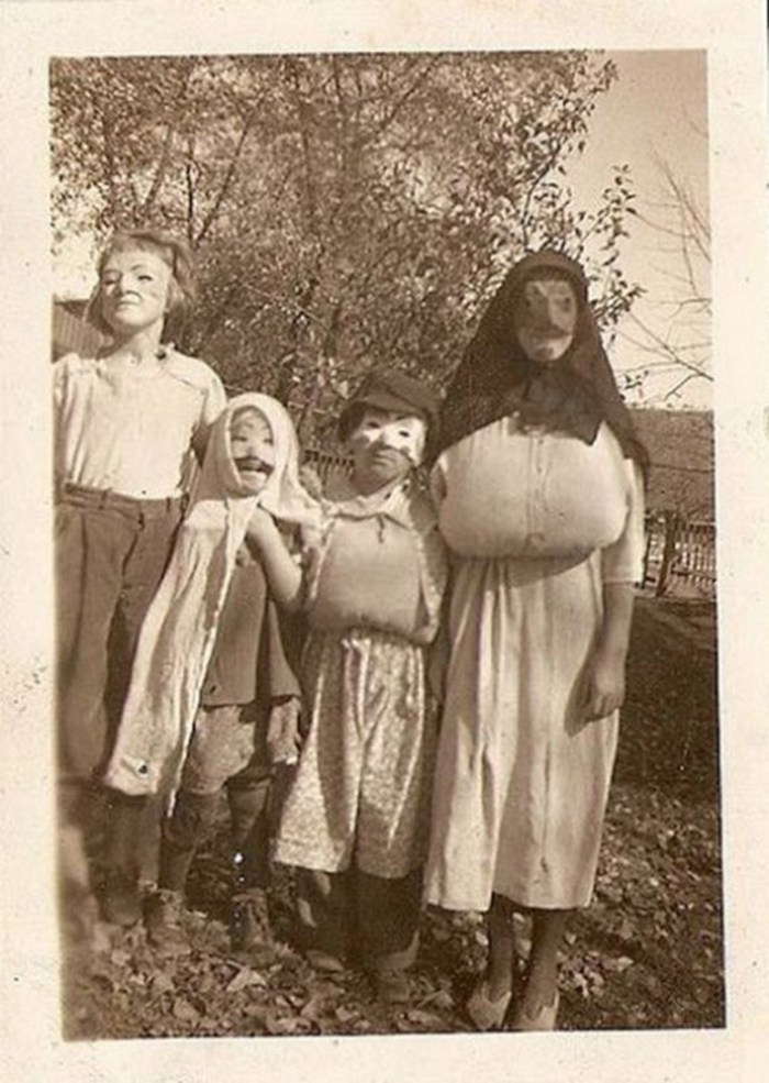 Vintage-Halloween-Photo-18