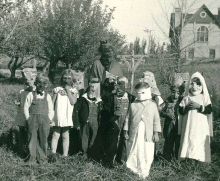 Vintage-Halloween-Photo-21