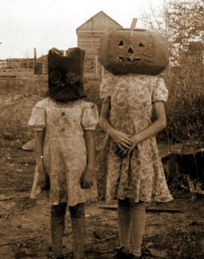 Vintage-Halloween-Photo-11
