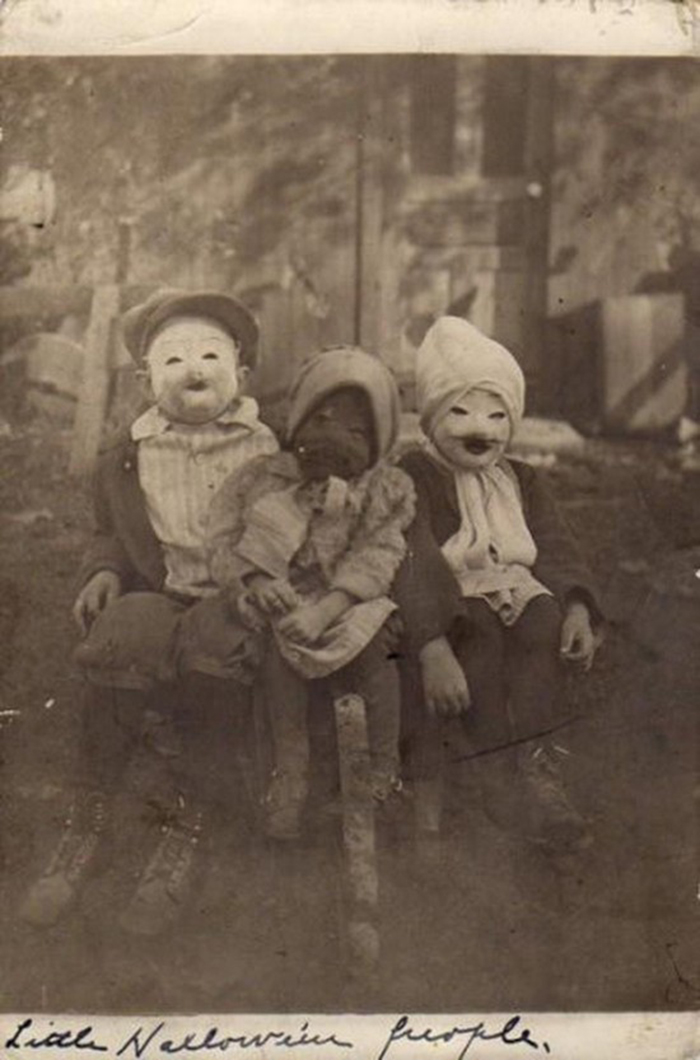 Vintage-Halloween-Photo-10