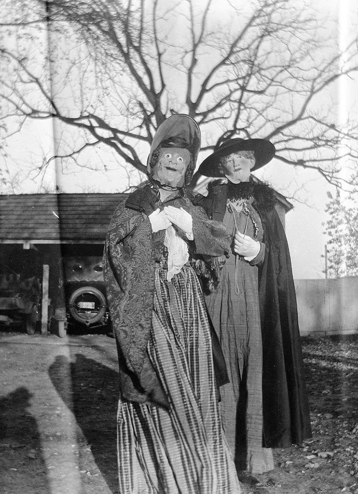 Vintage-Halloween-Photo-25